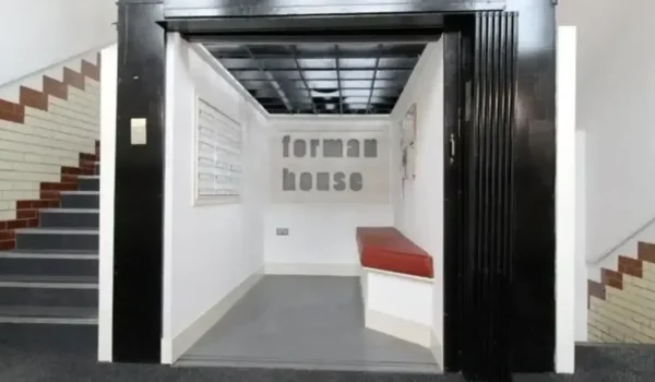 Gallery-Image-Entrance-Foyer (1)