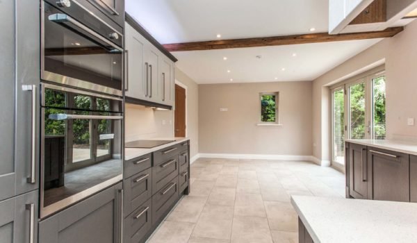 Plot 1 Kitchen.jpeg